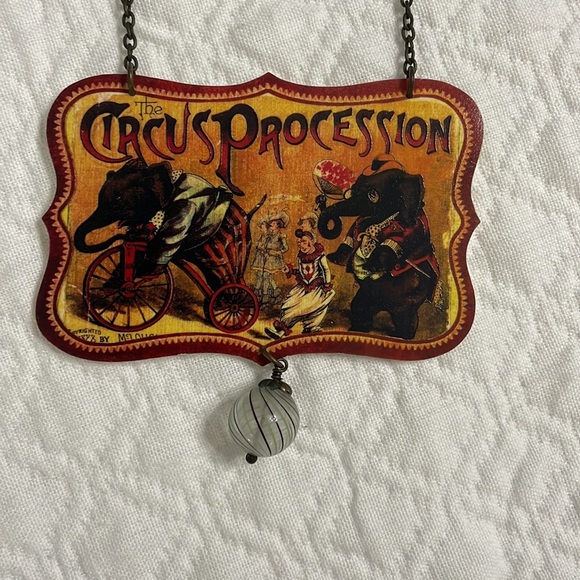 whimsical vintage retro circus procession necklace very unique piece - Picture 2 of 6